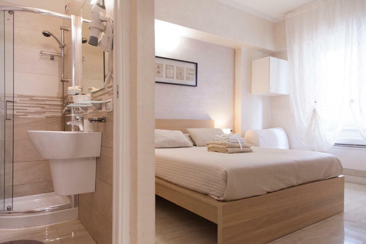Gold House Hotel ลาสเปเซีย ภายนอก รูปภาพ